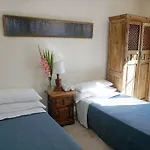 Private & Pool Nr Puerto Banus *