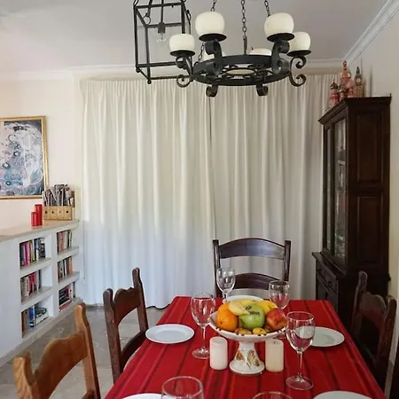 Private & Pool Nr Puerto Banus Villa