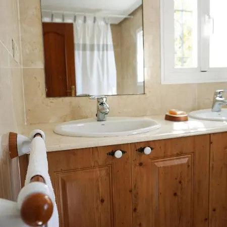 Private & Pool Nr Puerto Banus Villa *