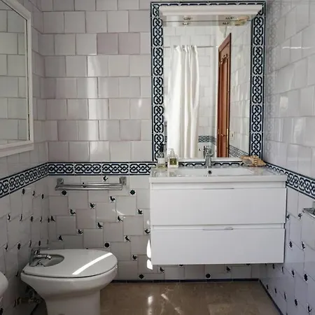 Private & Pool Nr Puerto Banus Villa *