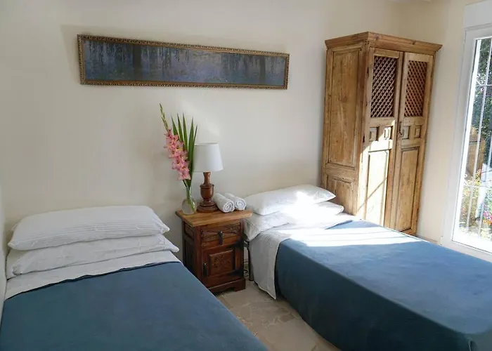 Private & Pool Nr Puerto Banus *