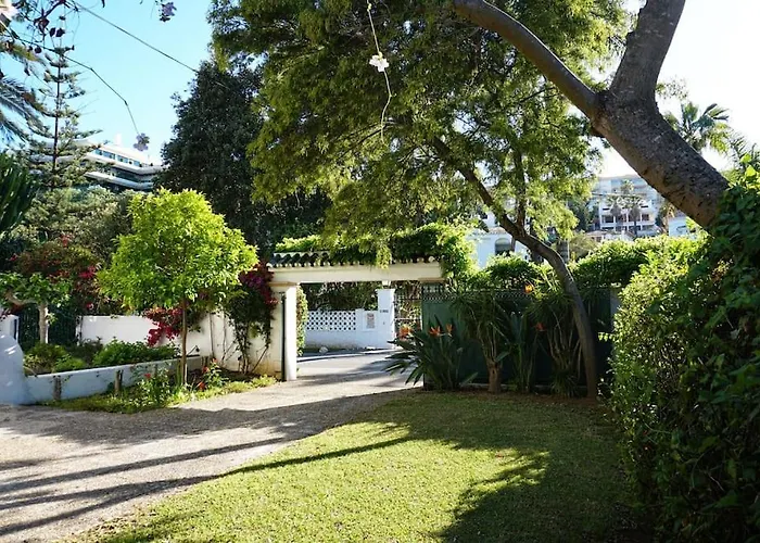 Private & Pool Nr Puerto Banus מארבלה