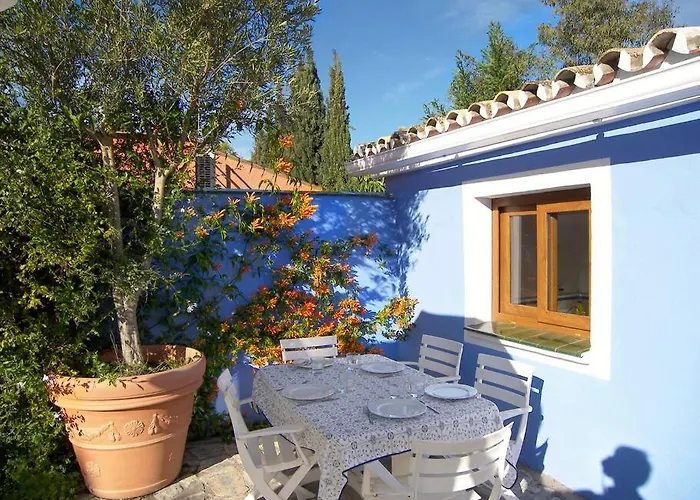 Private & Pool Nr Puerto Banus *