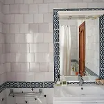 Private & Pool Nr Puerto Banus Villa Marbella