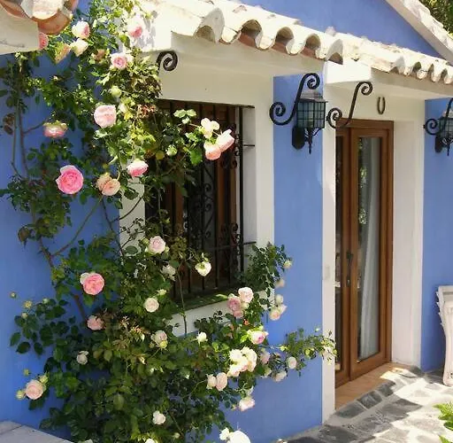 Private & Pool Nr Puerto Banus Villa *