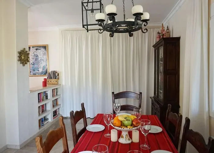 Private & Pool Nr Puerto Banus Villa