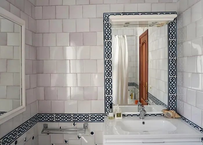 Private & Pool Nr Puerto Banus Villa Marbella